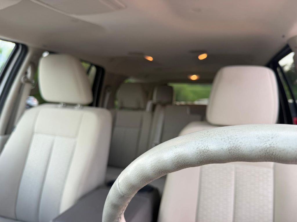 Photo 36 of this FORD EXPEDITION