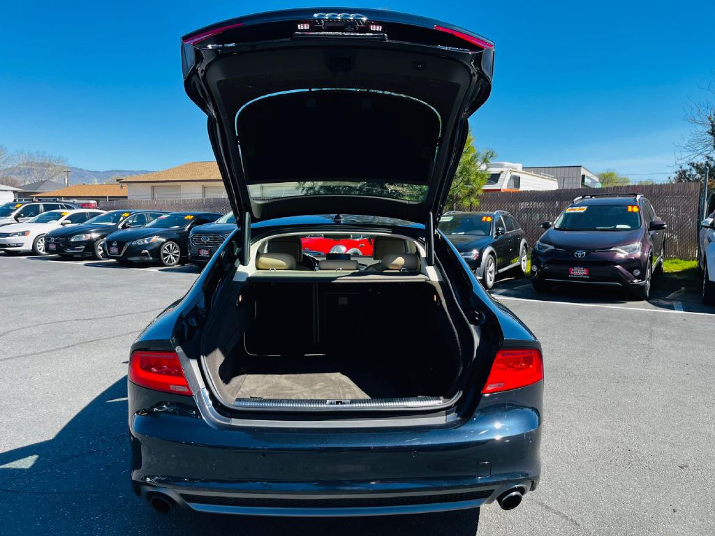 Photo 10 of this AUDI A7
