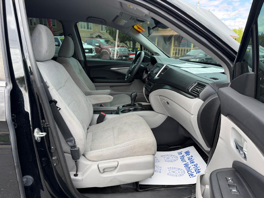 Photo 15 of this HONDA PILOT