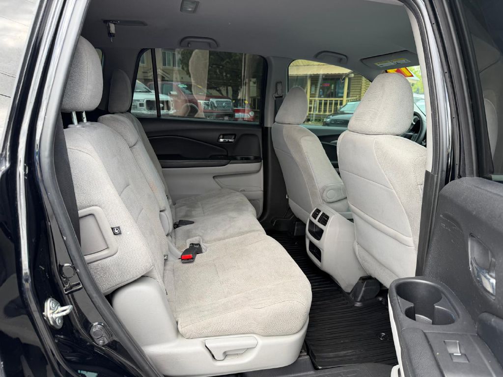 Photo 16 of this HONDA PILOT