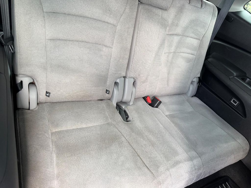 Photo 17 of this HONDA PILOT