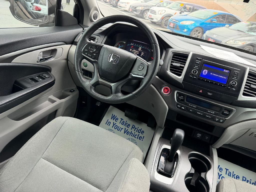 Photo 22 of this HONDA PILOT