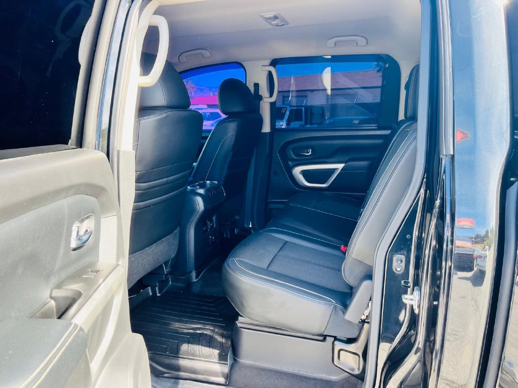 Photo 13 of this NISSAN TITAN