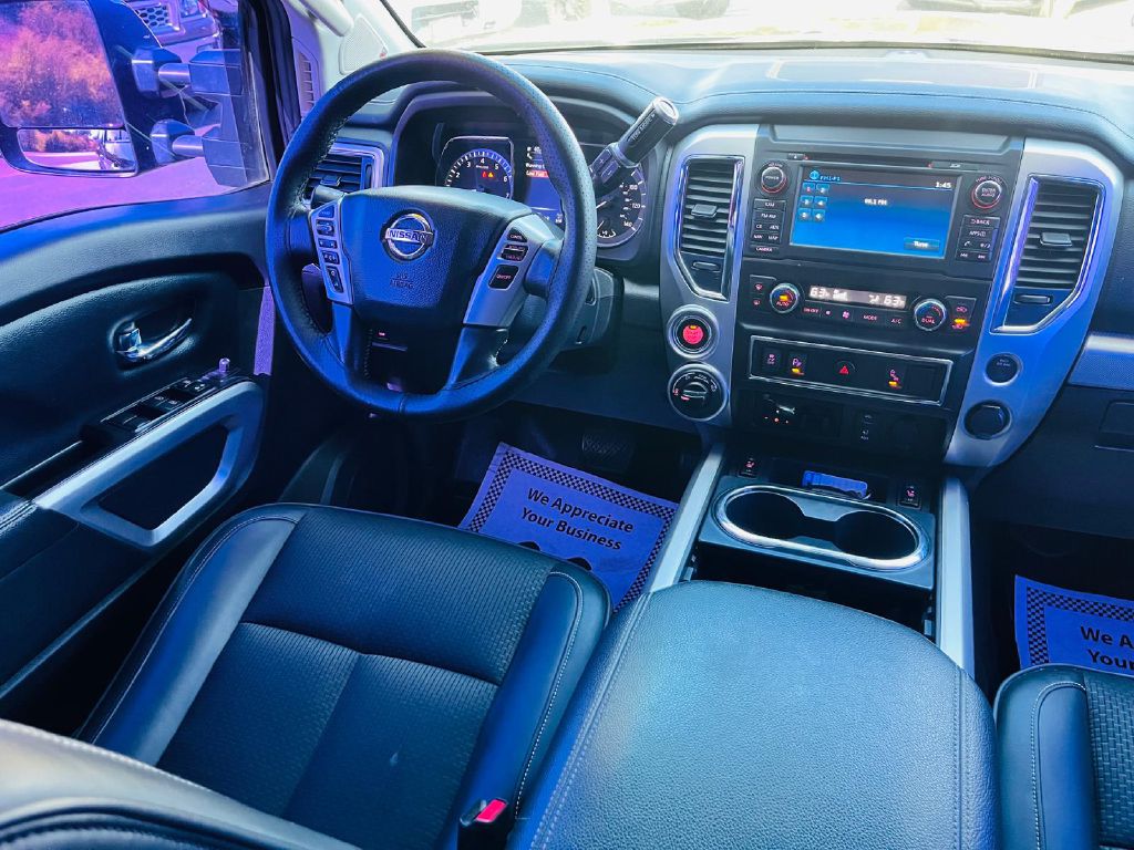 Photo 20 of this NISSAN TITAN