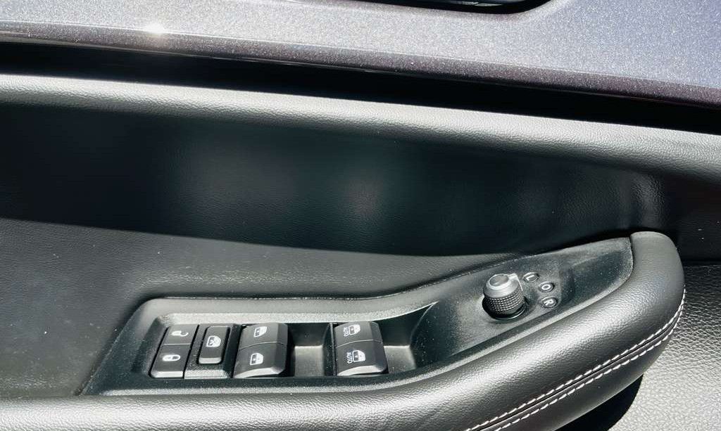 Photo 28 of this JEEP GRAND CHEROKEE
