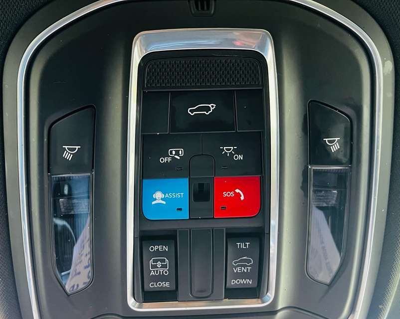 Photo 43 of this JEEP GRAND CHEROKEE