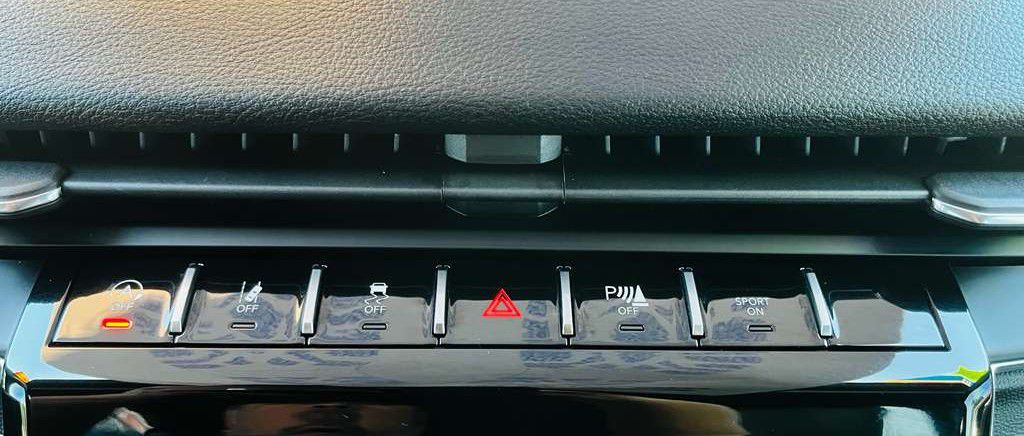 Photo 44 of this JEEP GRAND CHEROKEE
