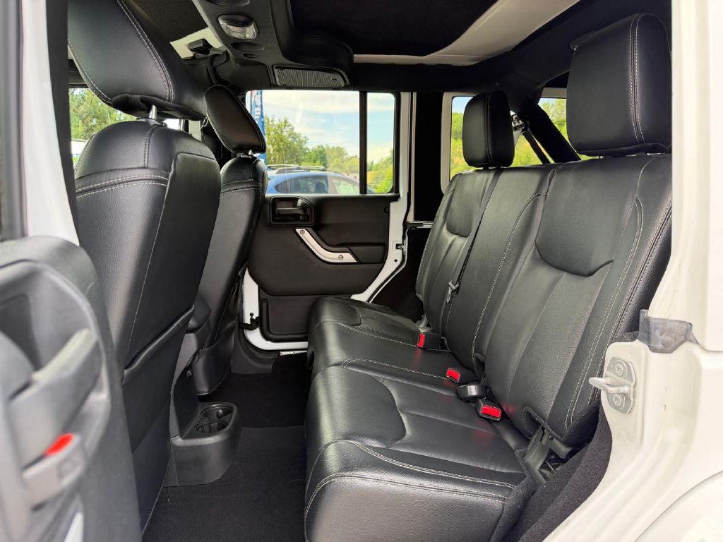 Photo 13 of this JEEP WRANGLER UNLIMI