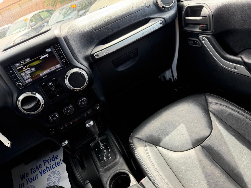 Photo 21 of this JEEP WRANGLER UNLIMI