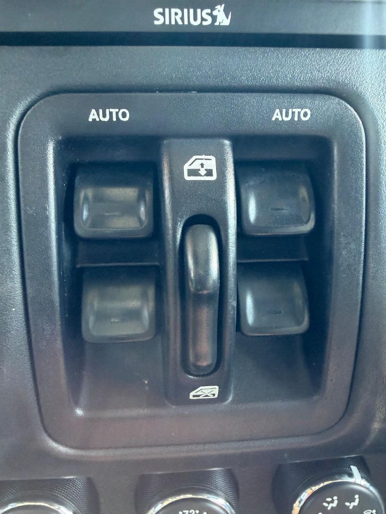 Photo 25 of this JEEP WRANGLER UNLIMI