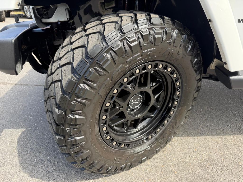 Photo 32 of this JEEP WRANGLER UNLIMI