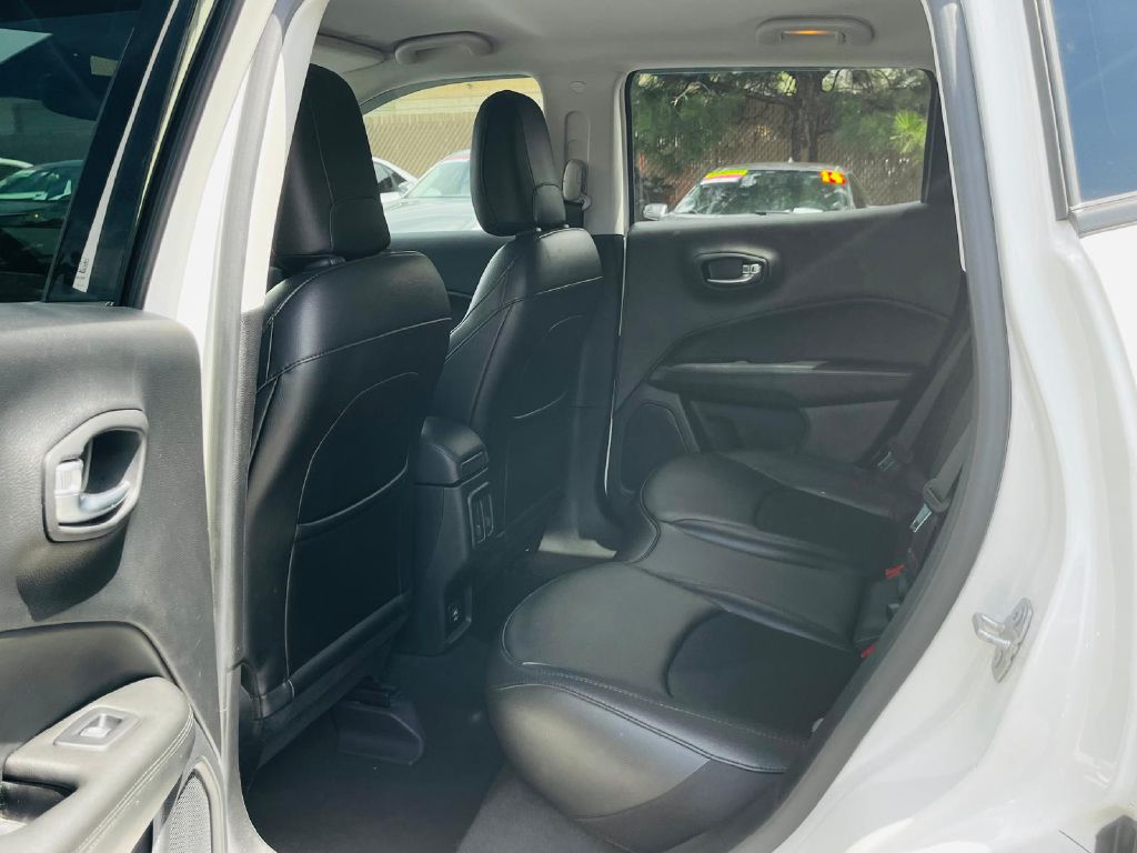 Photo 13 of this JEEP COMPASS