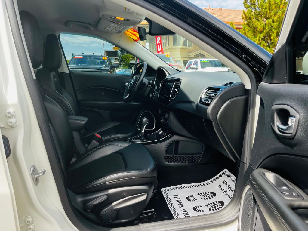 Photo 14 of this JEEP COMPASS