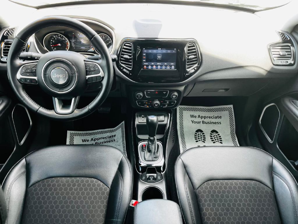 Photo 16 of this JEEP COMPASS