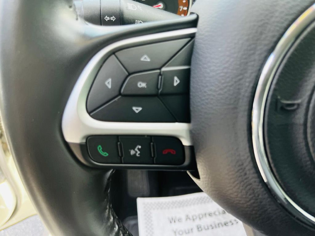 Photo 24 of this JEEP COMPASS