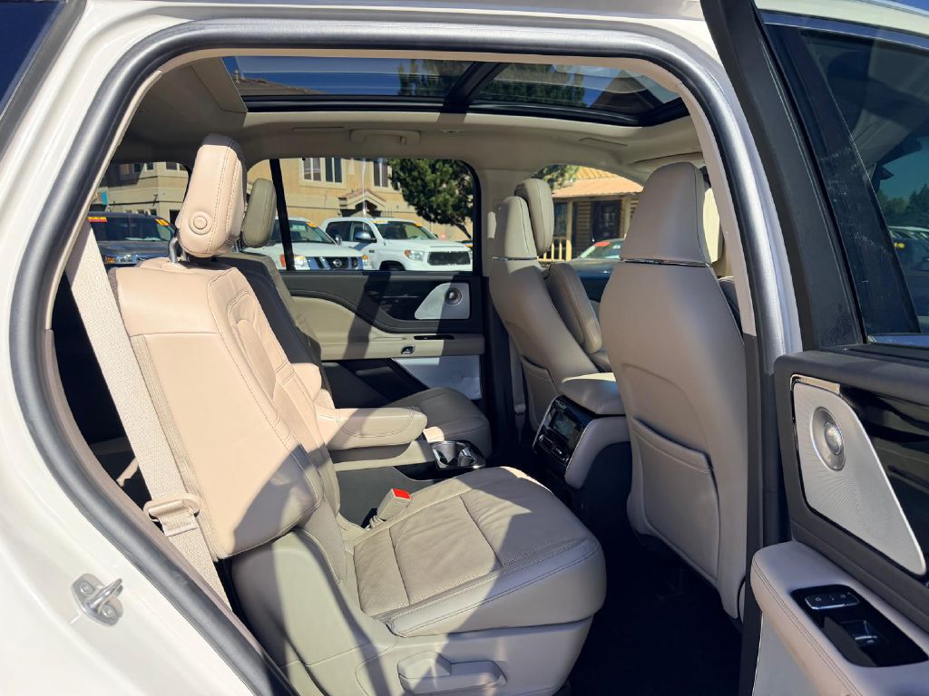 Photo 16 of this LINCOLN AVIATOR