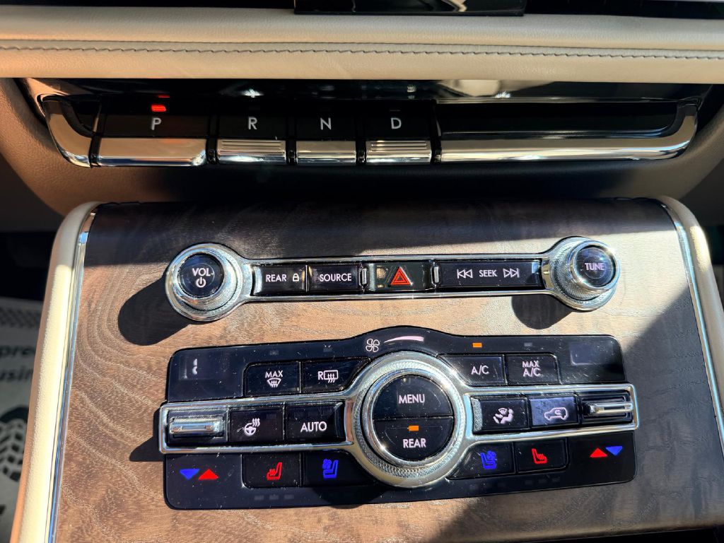 Photo 26 of this LINCOLN AVIATOR