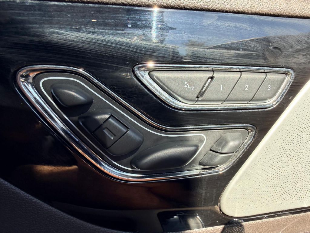 Photo 35 of this LINCOLN AVIATOR