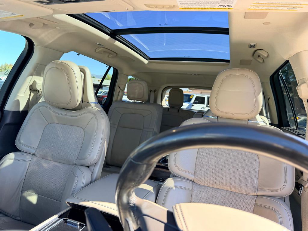 Photo 38 of this LINCOLN AVIATOR