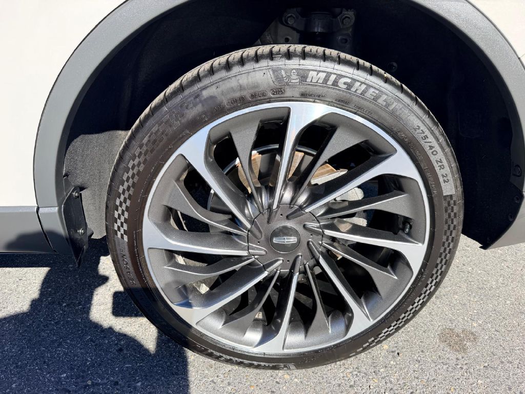 Photo 39 of this LINCOLN AVIATOR