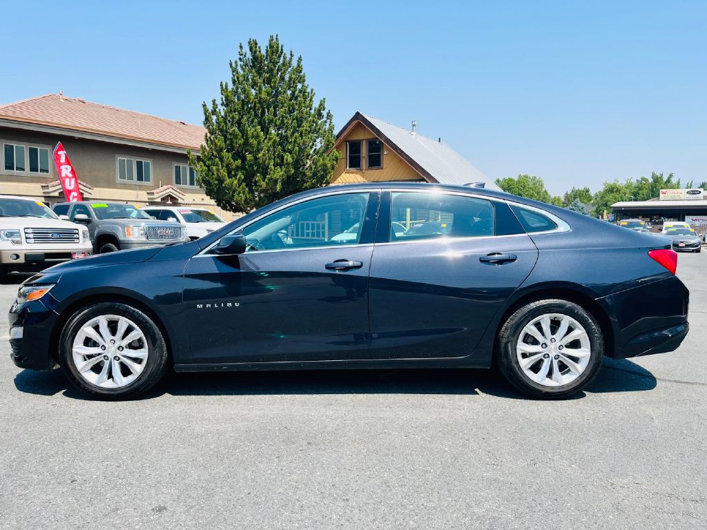 Photo 4 of this CHEVROLET MALIBU