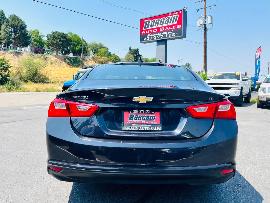 Photo 6 of this CHEVROLET MALIBU