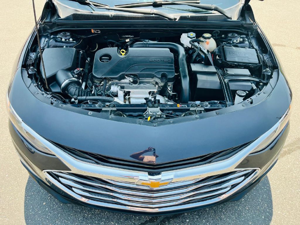 Photo 11 of this CHEVROLET MALIBU