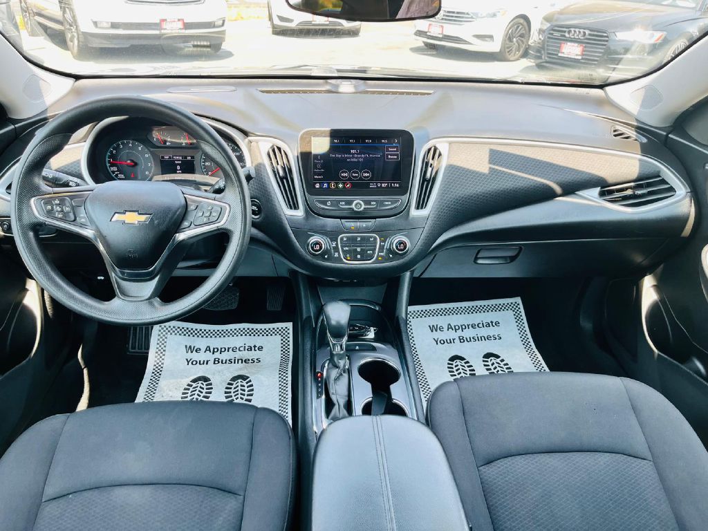 Photo 17 of this CHEVROLET MALIBU