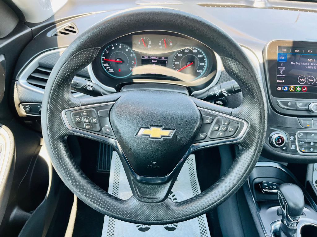 Photo 19 of this CHEVROLET MALIBU