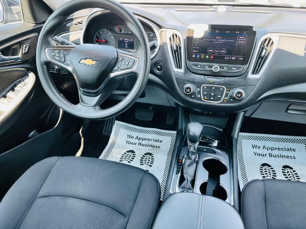 Photo 21 of this CHEVROLET MALIBU