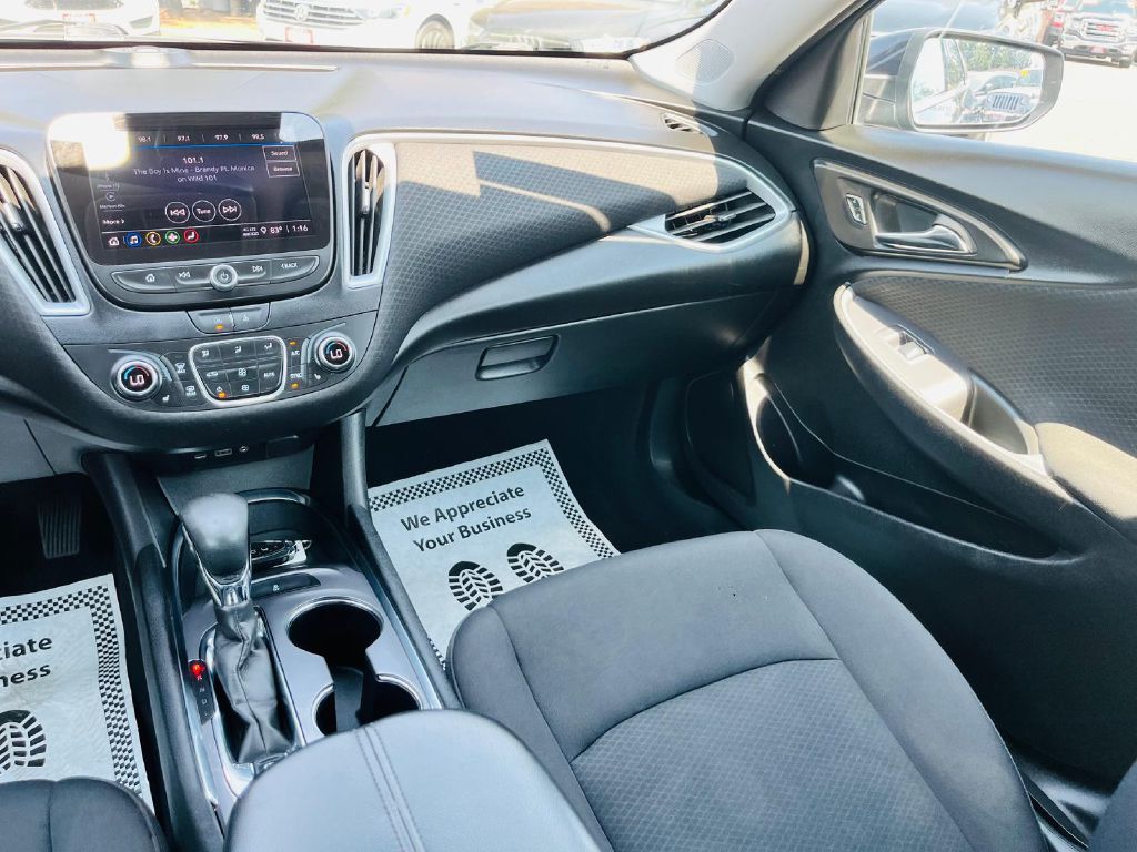 Photo 22 of this CHEVROLET MALIBU