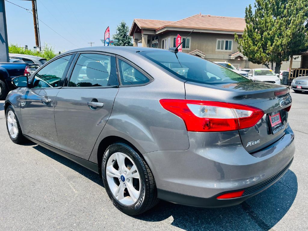 Photo 5 of this FORD FOCUS