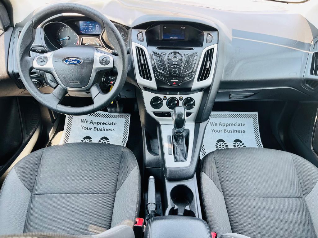 Photo 16 of this FORD FOCUS