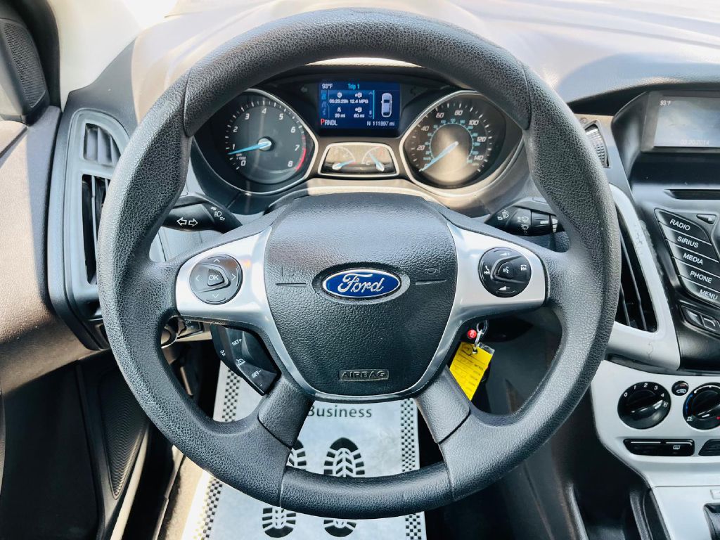 Photo 18 of this FORD FOCUS
