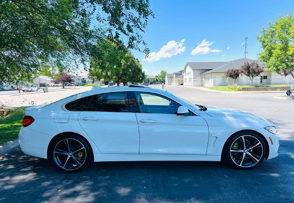 Photo 8 of this BMW 4 SERIES