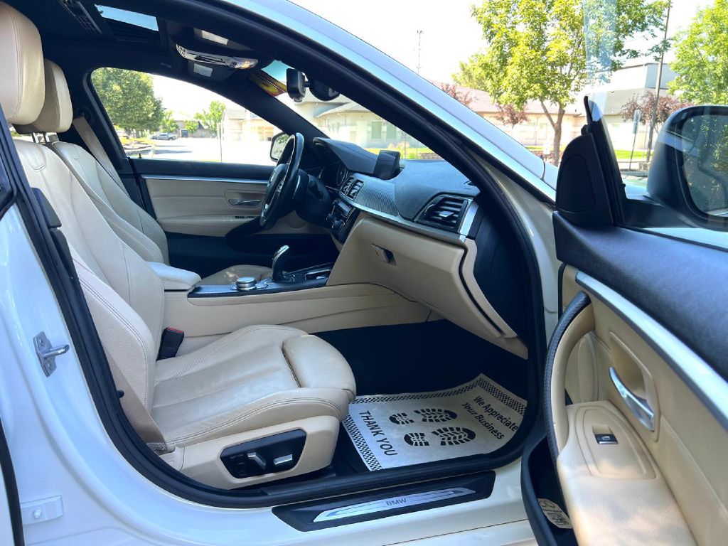 Photo 14 of this BMW 4 SERIES