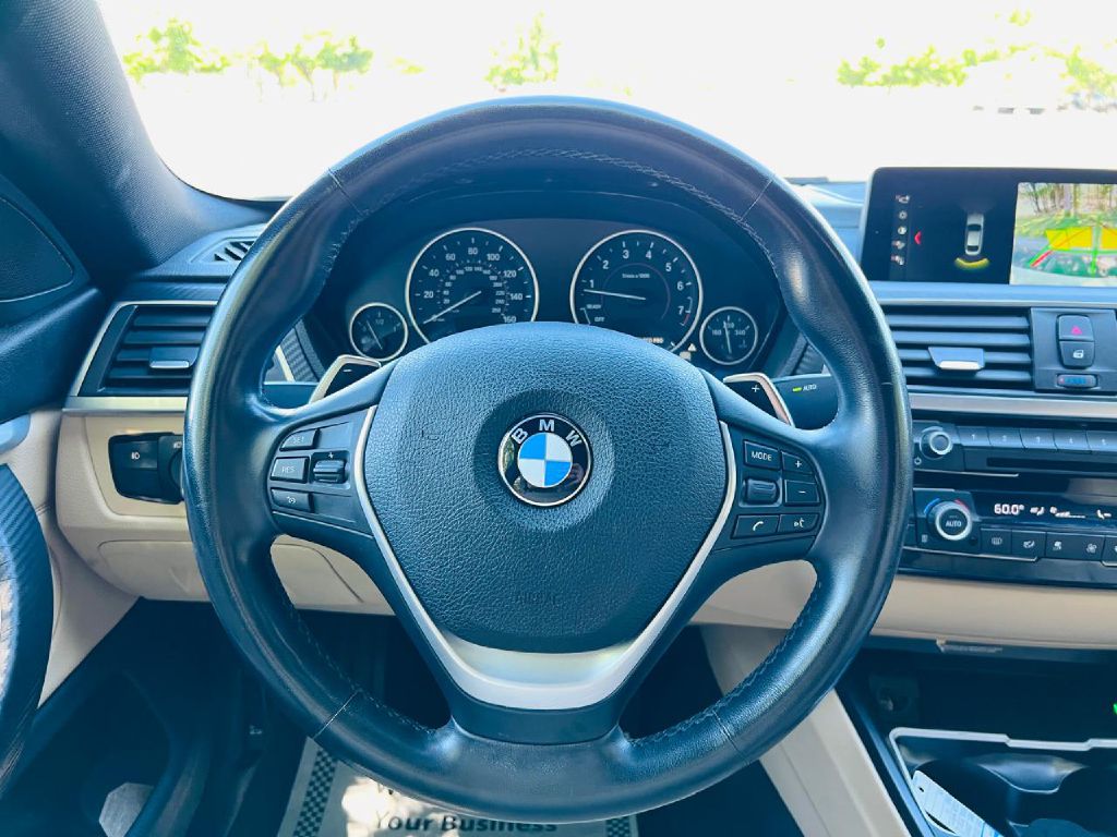 Photo 22 of this BMW 4 SERIES