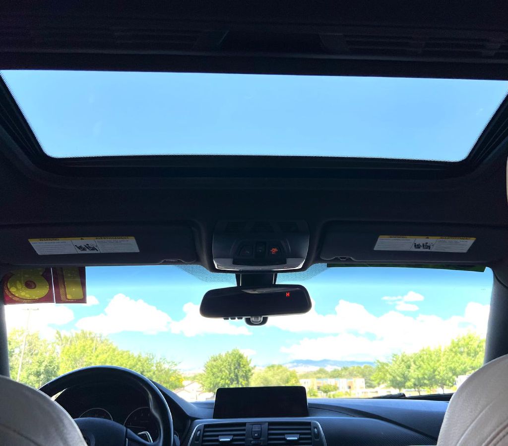 Photo 23 of this BMW 4 SERIES