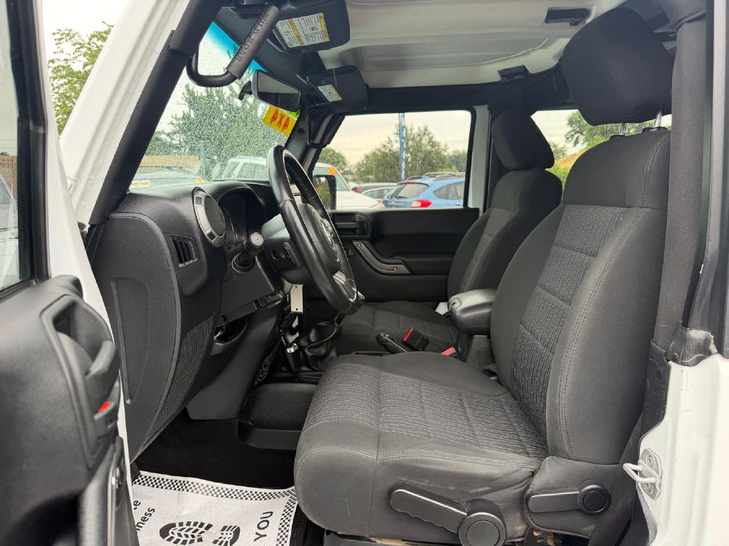 Photo 12 of this JEEP WRANGLER