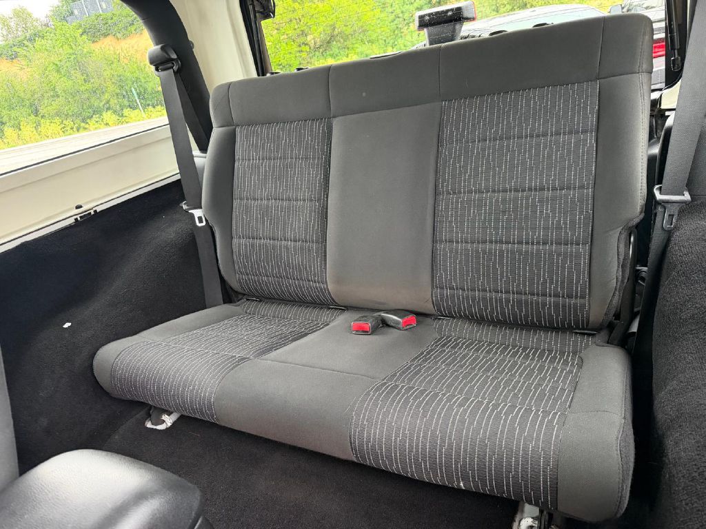 Photo 13 of this JEEP WRANGLER