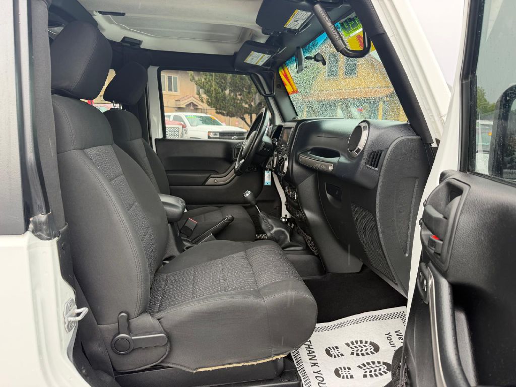 Photo 14 of this JEEP WRANGLER