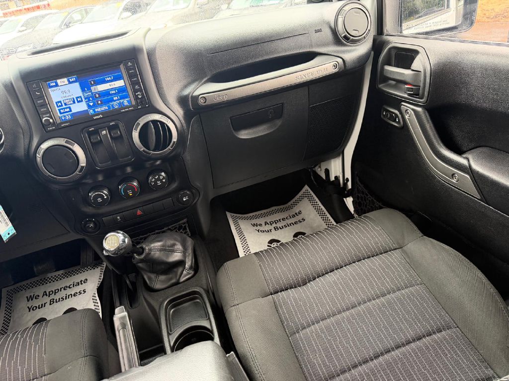 Photo 21 of this JEEP WRANGLER