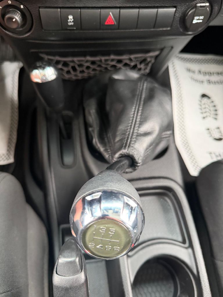 Photo 22 of this JEEP WRANGLER