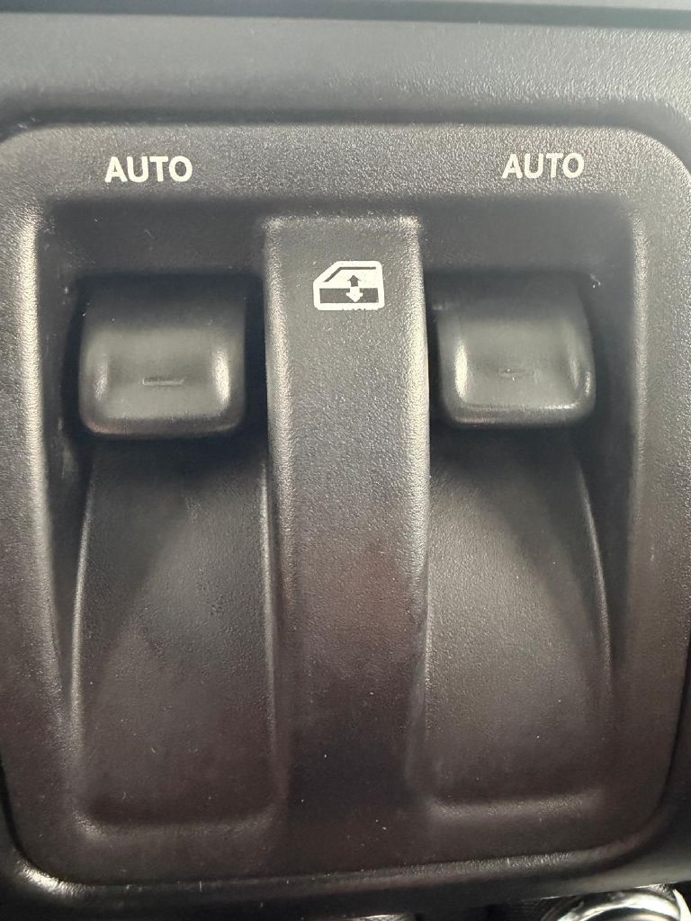 Photo 24 of this JEEP WRANGLER