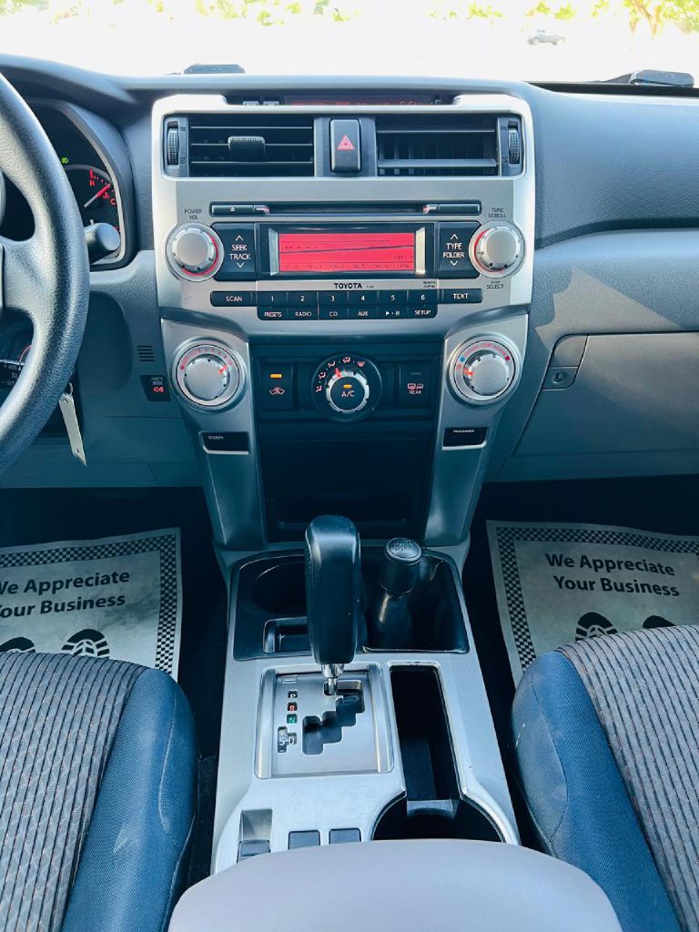 Photo 25 of this TOYOTA 4RUNNER