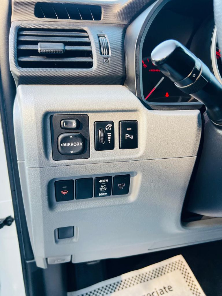 Photo 26 of this TOYOTA 4RUNNER