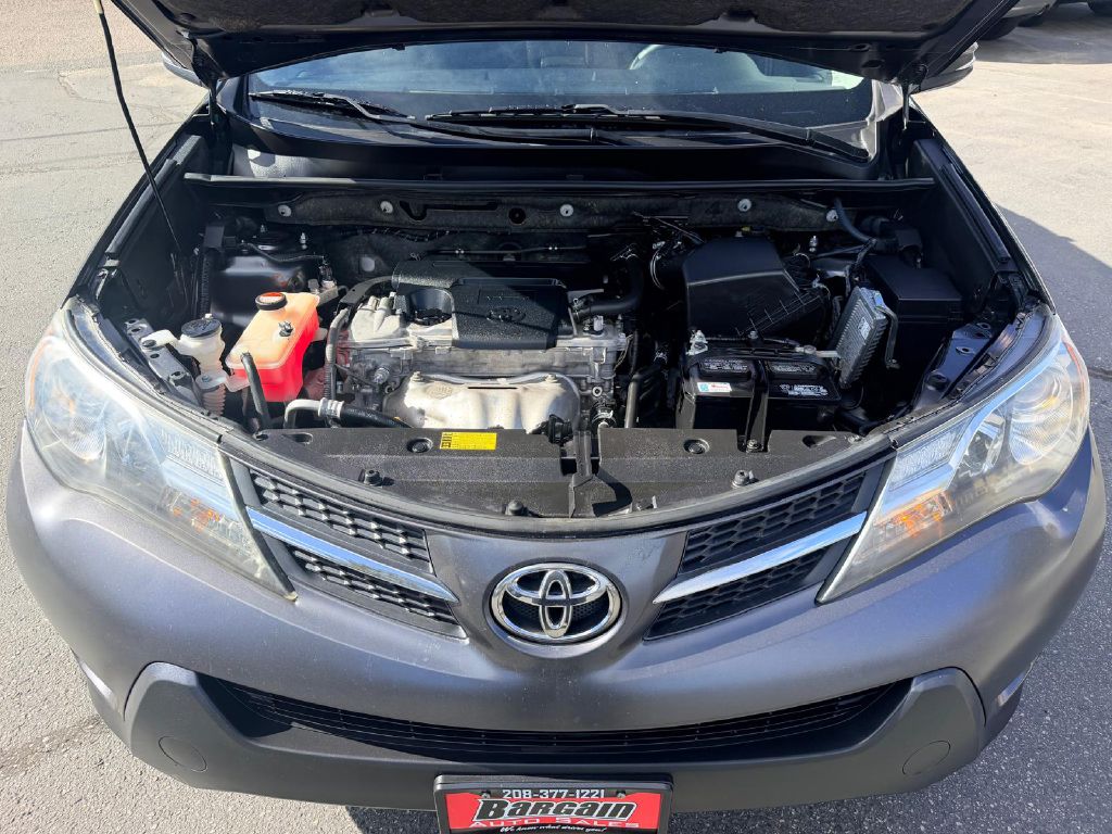 Photo 10 of this TOYOTA RAV4
