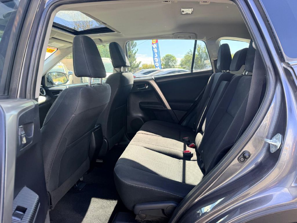 Photo 13 of this TOYOTA RAV4
