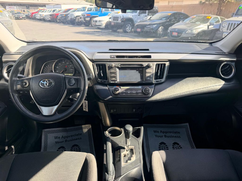 Photo 16 of this TOYOTA RAV4