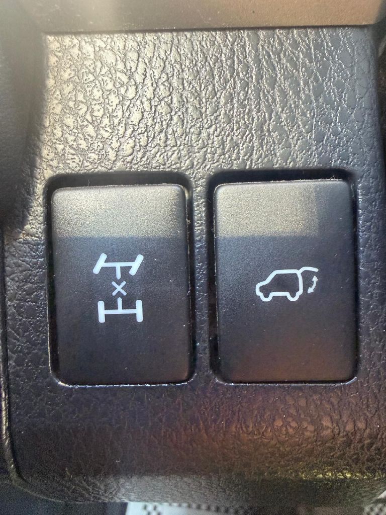 Photo 30 of this TOYOTA RAV4